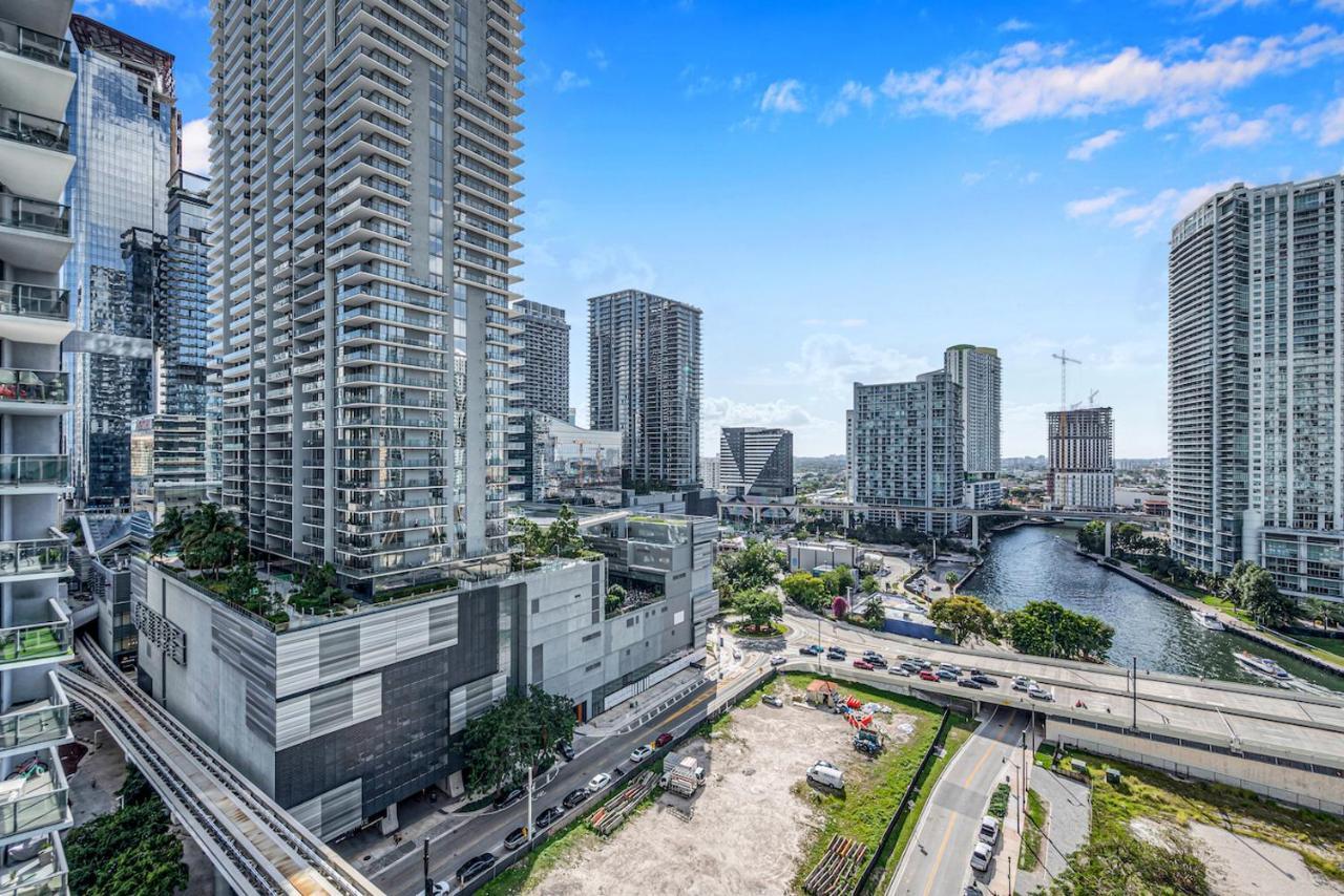 Iconic 2 Bedroom Loft Brickell-Stunning Views マイアミ エクステリア 写真