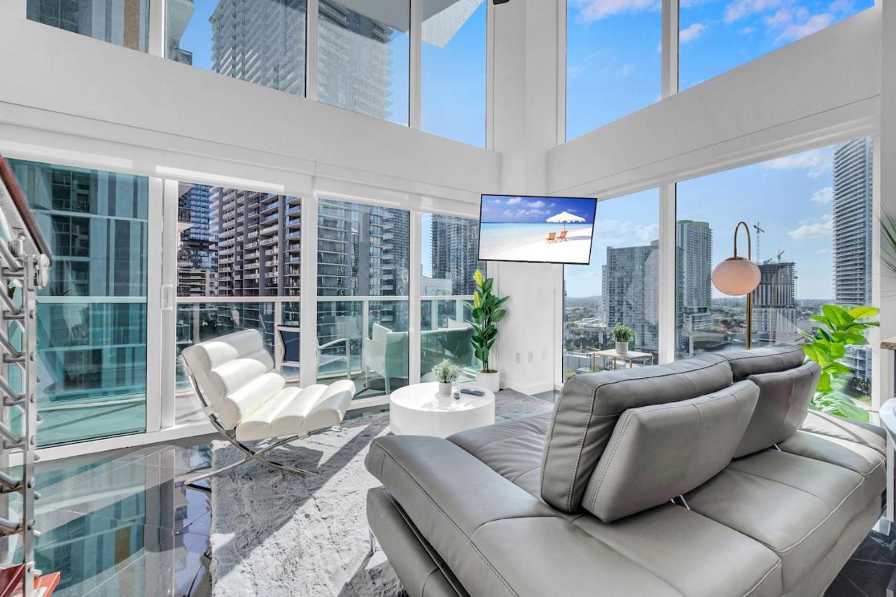 Iconic 2 Bedroom Loft Brickell-Stunning Views マイアミ エクステリア 写真