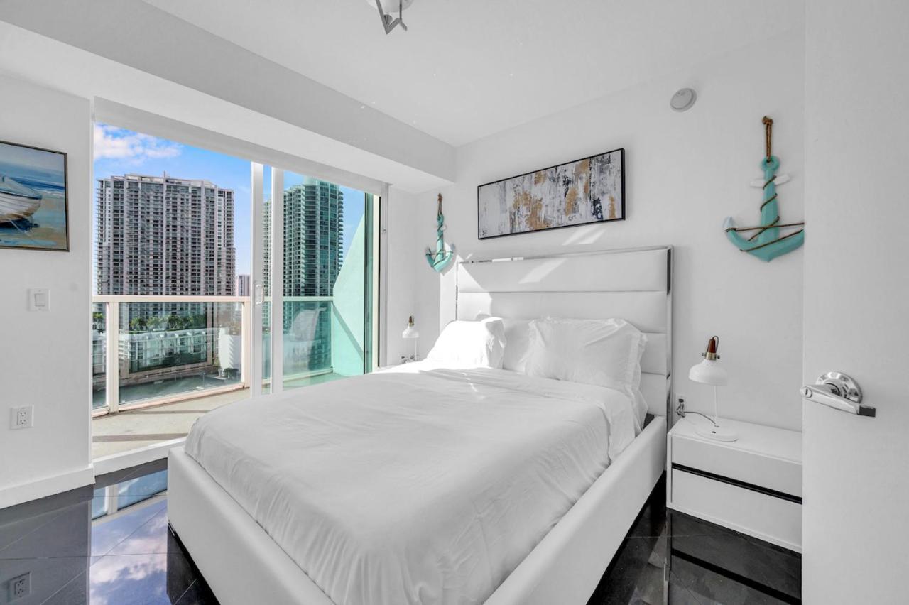 Iconic 2 Bedroom Loft Brickell-Stunning Views マイアミ エクステリア 写真