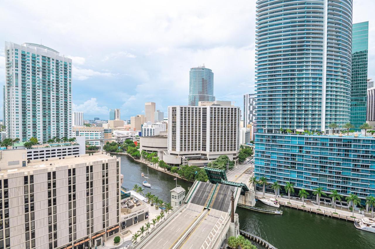 Iconic 2 Bedroom Loft Brickell-Stunning Views マイアミ エクステリア 写真