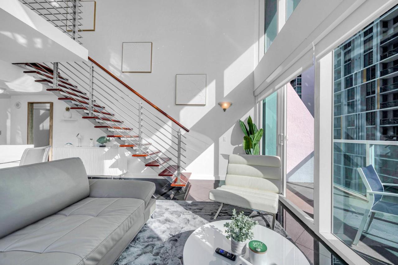 Iconic 2 Bedroom Loft Brickell-Stunning Views マイアミ エクステリア 写真
