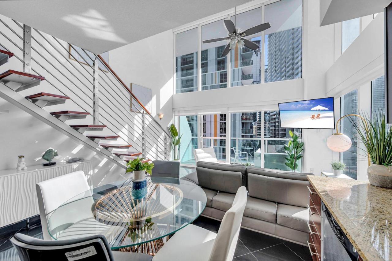 Iconic 2 Bedroom Loft Brickell-Stunning Views マイアミ エクステリア 写真