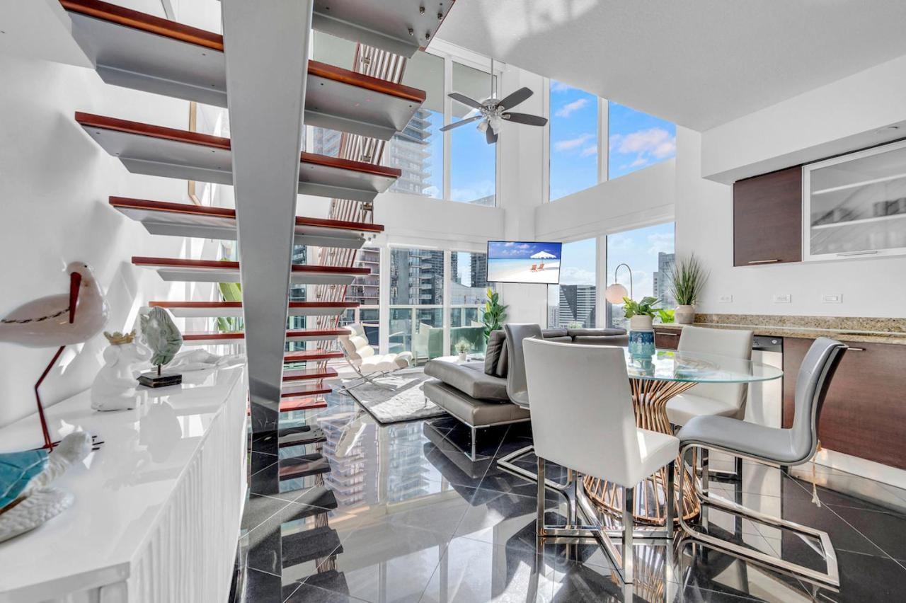 Iconic 2 Bedroom Loft Brickell-Stunning Views マイアミ エクステリア 写真